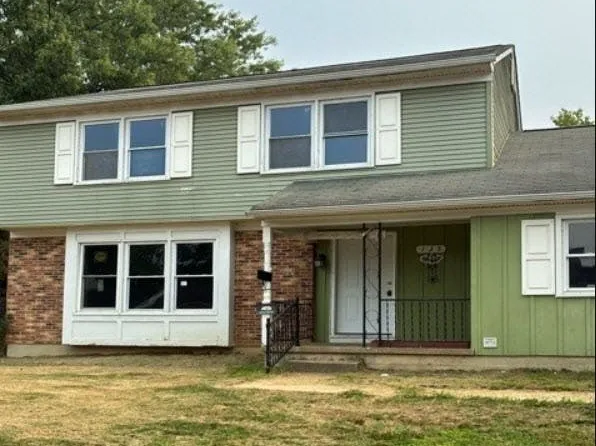 135 Quail Hollow Dr, Dover, DE 19904
