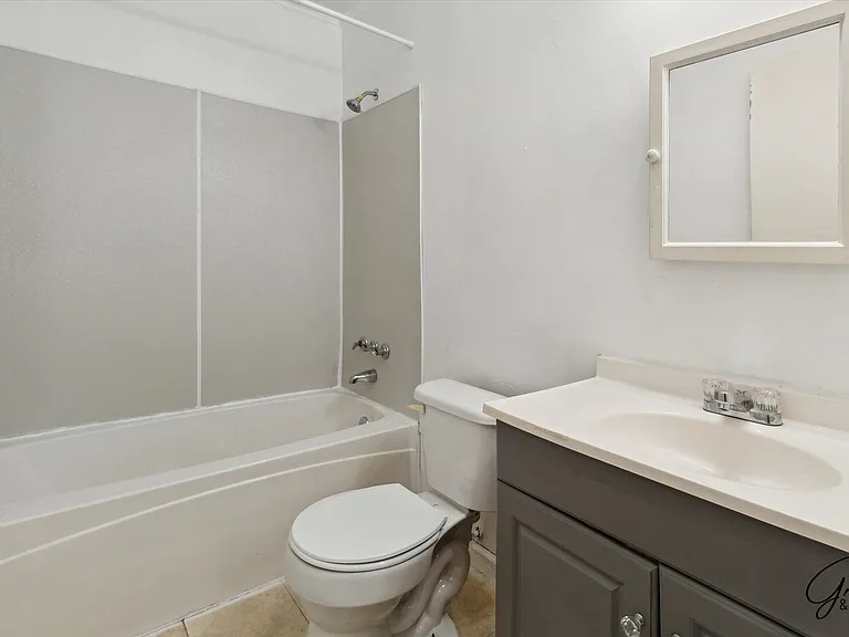 21320 La Salle Blvd — Photo 11