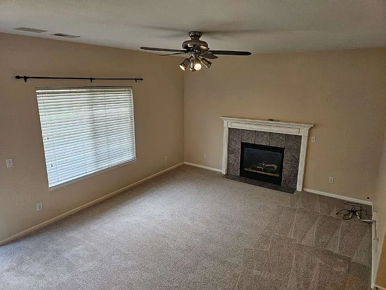 1124 W Mulberry Ln — Photo 9