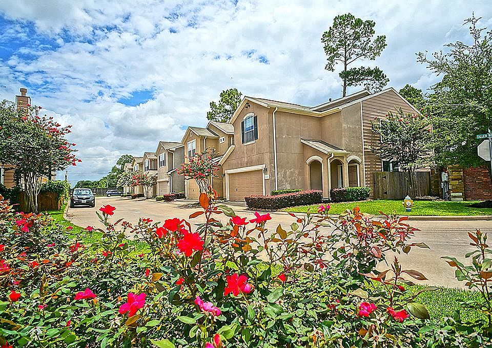 1st image of 10023 Fallen Woods Dr