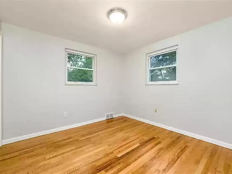828 Pallas Dr — Photo 11