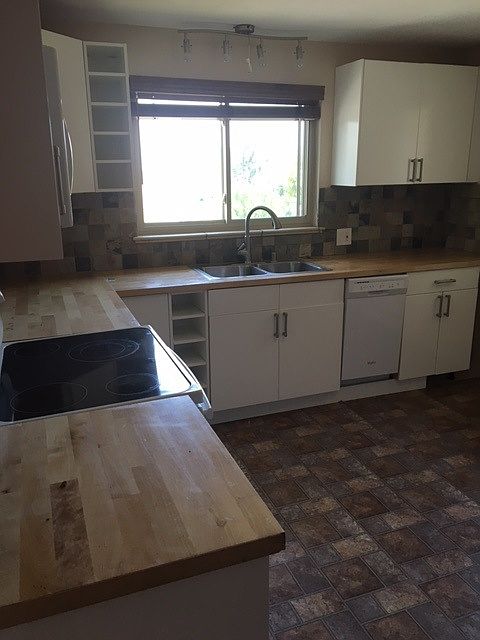 1st image of 3300 W 8th Ave
