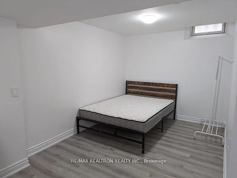 8 Queen Isabella Cres #LOWER — Photo 10