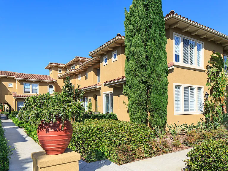 Newport Bluffs Apartment Village — Photo 31