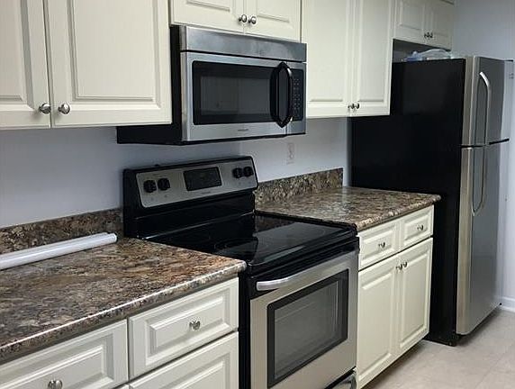 5th image of 47 Cypress Blvd E