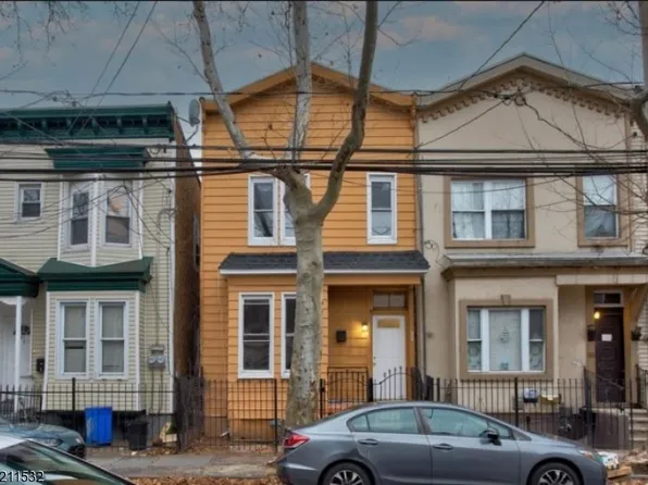 92 Garside St, Newark City, NJ 07104