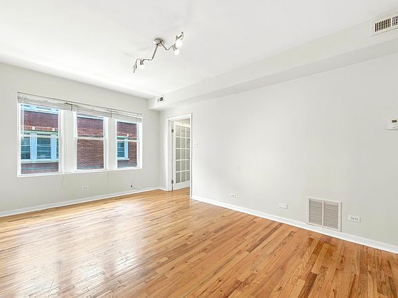 4th image of 1301 E 71st Pl APT 3S