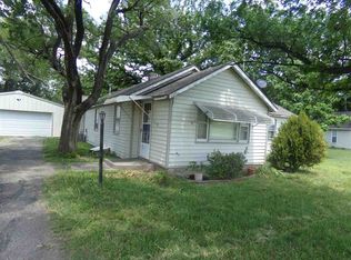 1682 SW 100th St, Augusta, KS 67010