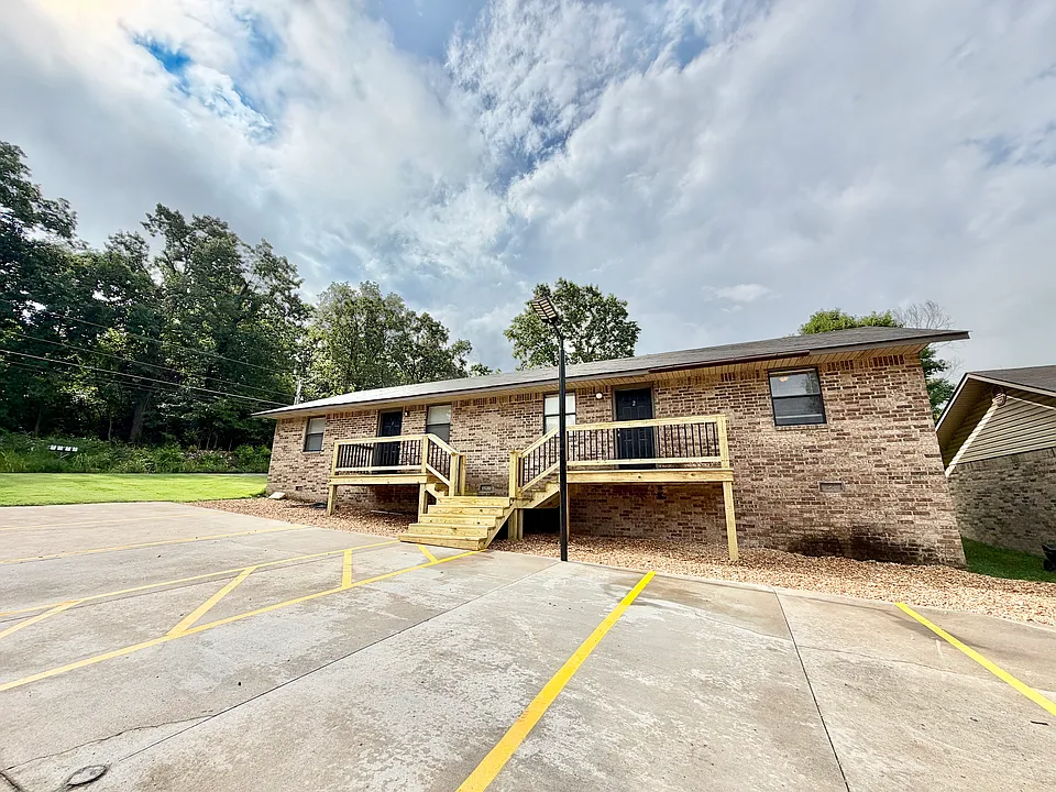 385 S Teehee Dr #1