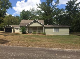 912 Holmes Rd, Lufkin, TX 75904
