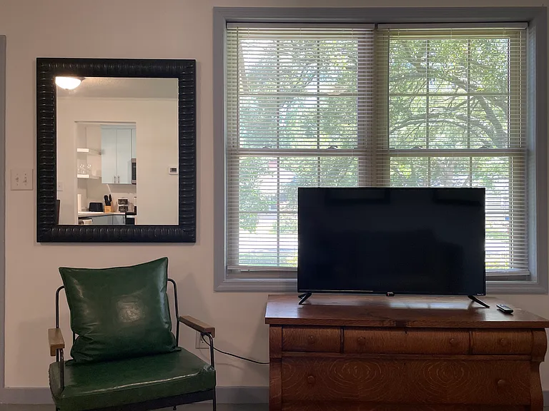 2107 Saint James Dr — Photo 11