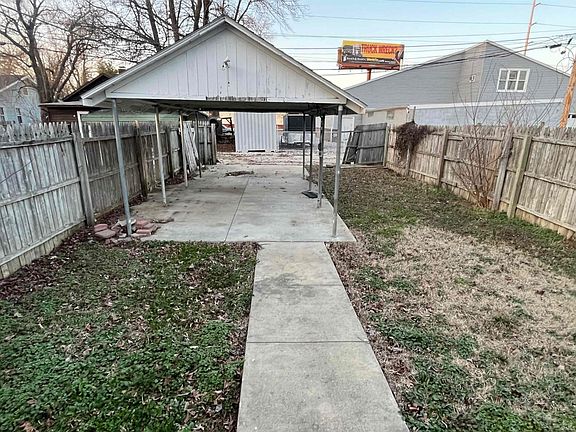 3rd image of 1134 Jefferson Ave