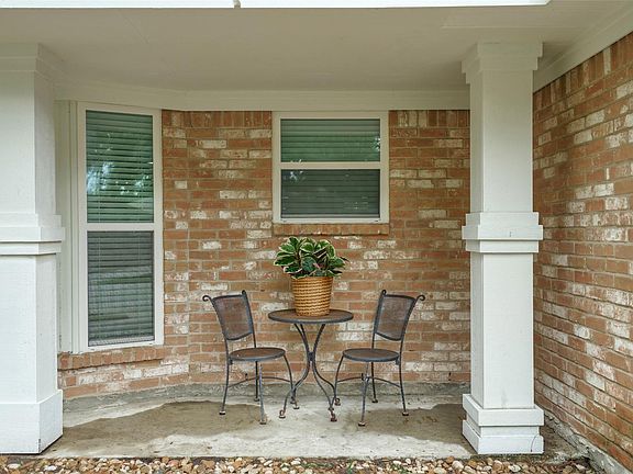 4th image of 2115 Wickburn Dr