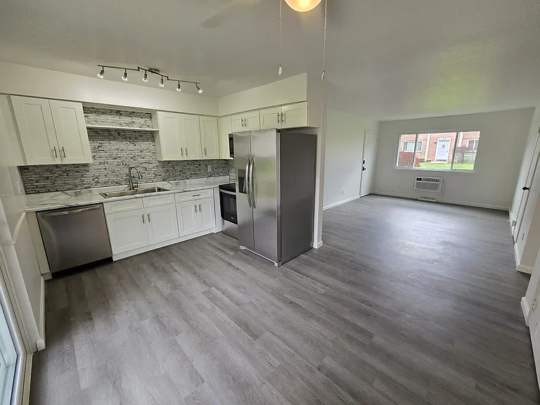 4709 Fishcreek Rd #2 — Photo 1