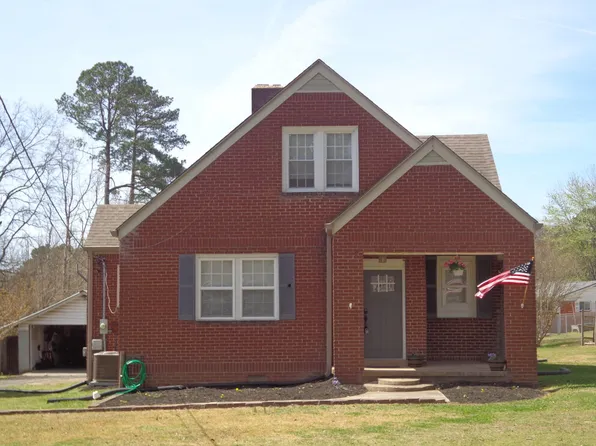 181 Washington Ave, Camden, TN 38320