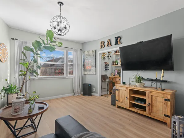 81 Humphrey Avenue image 15 of 37