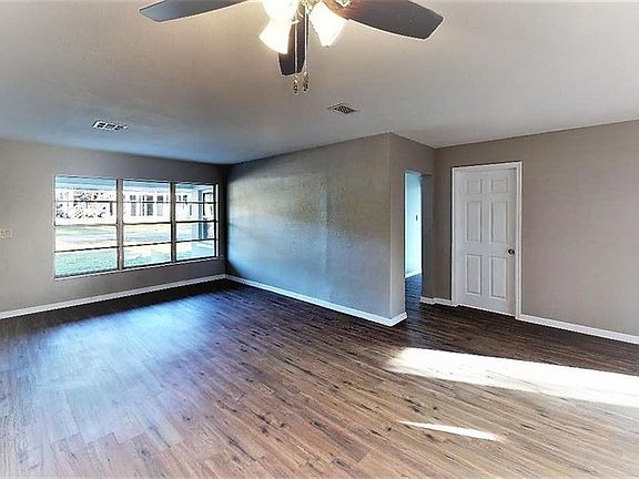 2nd image of 113 Glenholm Ave