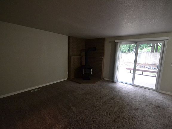 5th image of 8818 158th St E