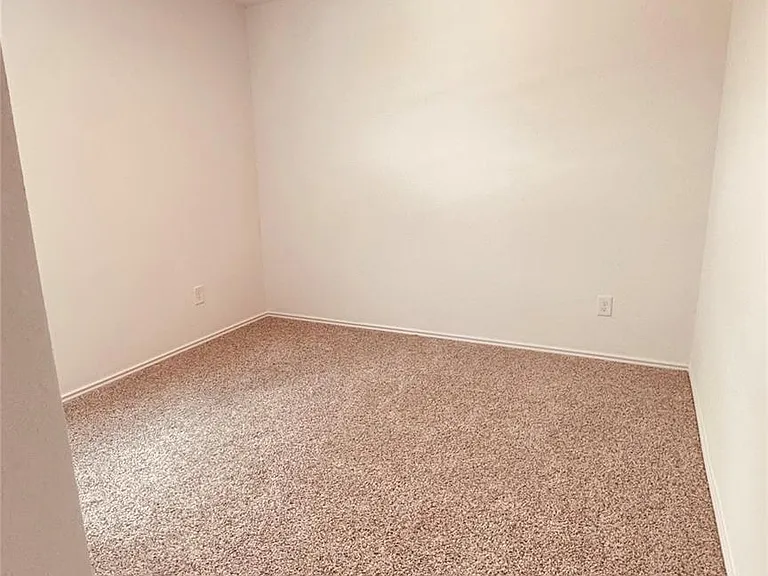 3019 Holland Lakes Dr S — Photo 18