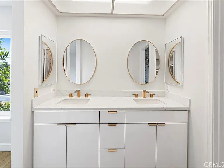 24242 Briones Dr — Photo 33