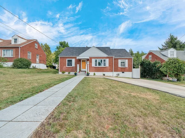 2425 Edinburgh Dr NW, Roanoke, VA 24012