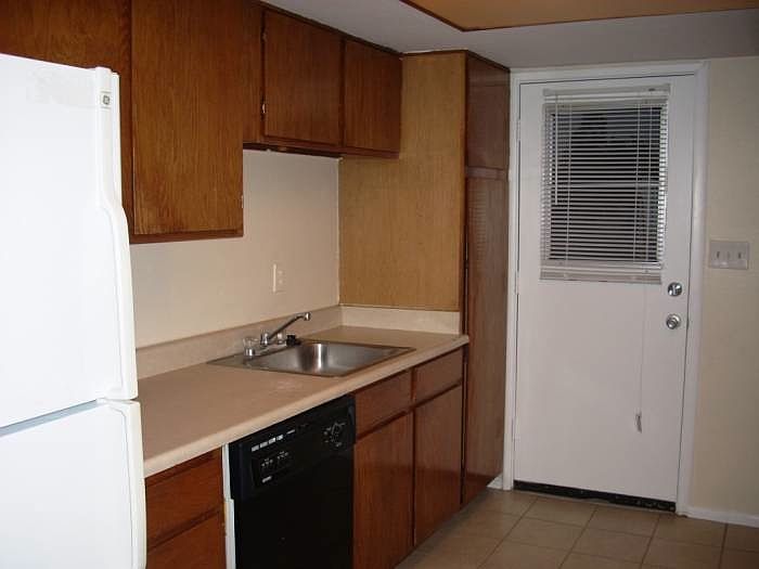 1st image of 3818 E Earll Dr APT 203