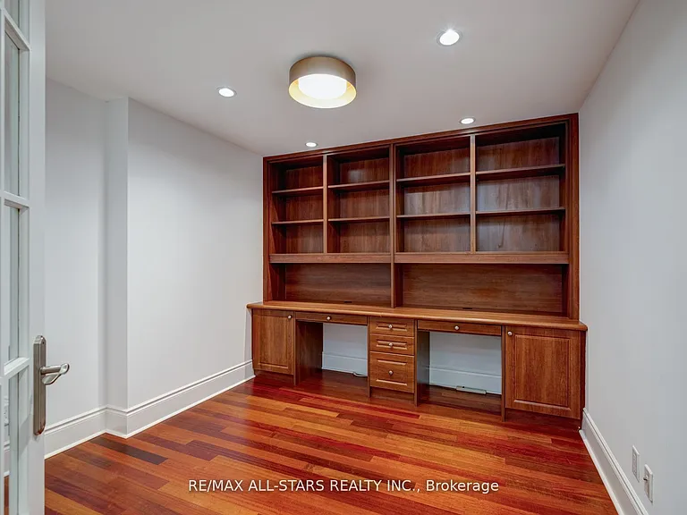 7071 Bayview Ave #211 — Photo 27