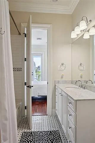 6075 Laurel St — Photo 29