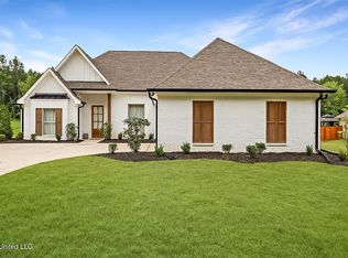 1622 Old Lake Rd, Brandon, MS 39042
