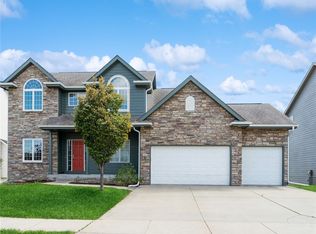 1660 SE Greenbriar Cir, Waukee, IA 50263
