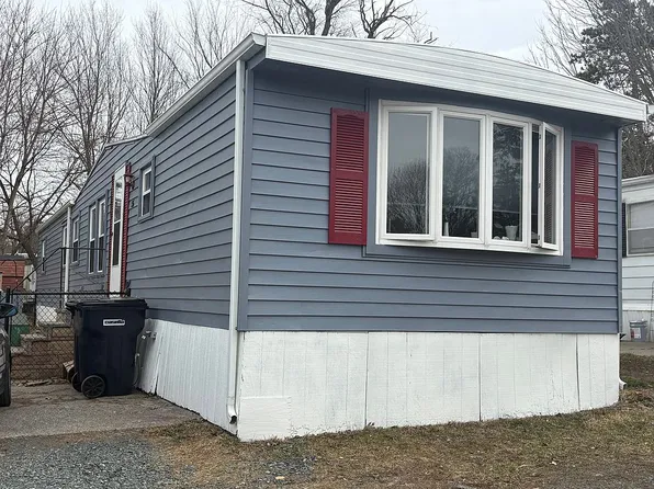 675 Brunswick Rd Trailer 56, Troy, NY 12180