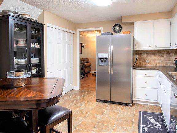 5th image of 5771 Oakleaf Dr
