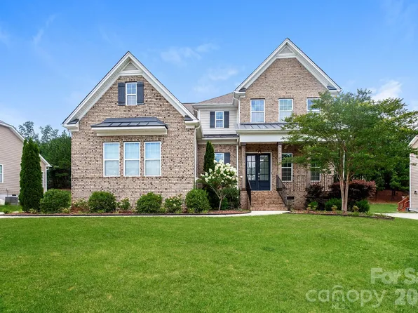 205 N Centurion Ln, Mount Holly, NC 28120