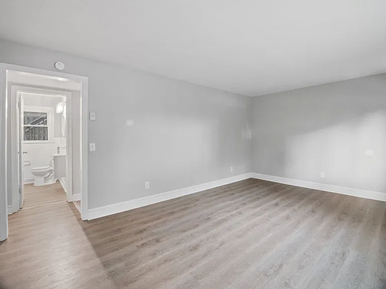 445 Riverview — Photo 6