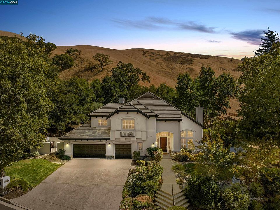 1st image of 40 Blackhills Pl