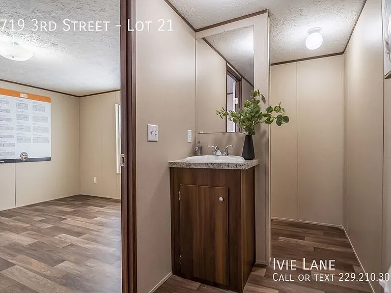 2719 3rd St #21 — Photo 32