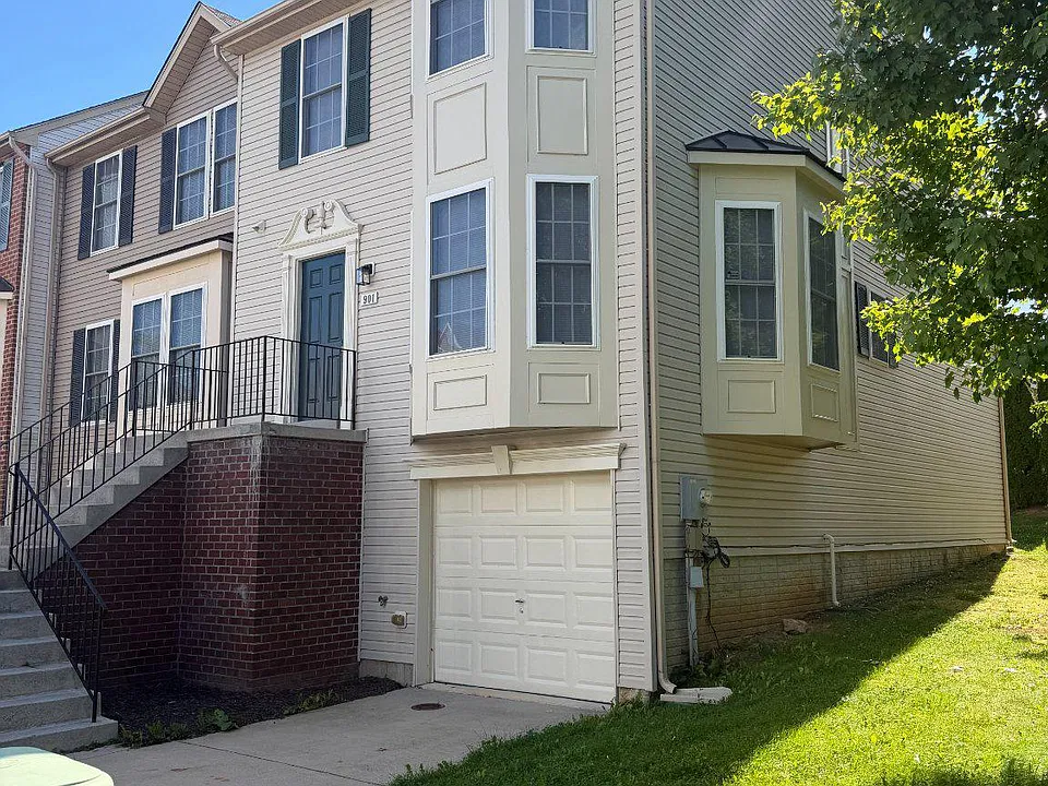 901 Mercer Dr