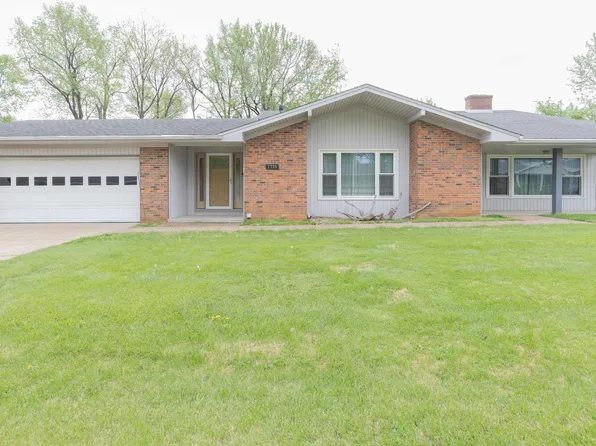 7755 Meadow Ln, Newburgh, IN 47630