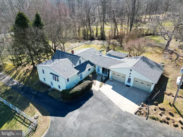 14298 Oaks Rd, Charlotte Hall, MD 20622