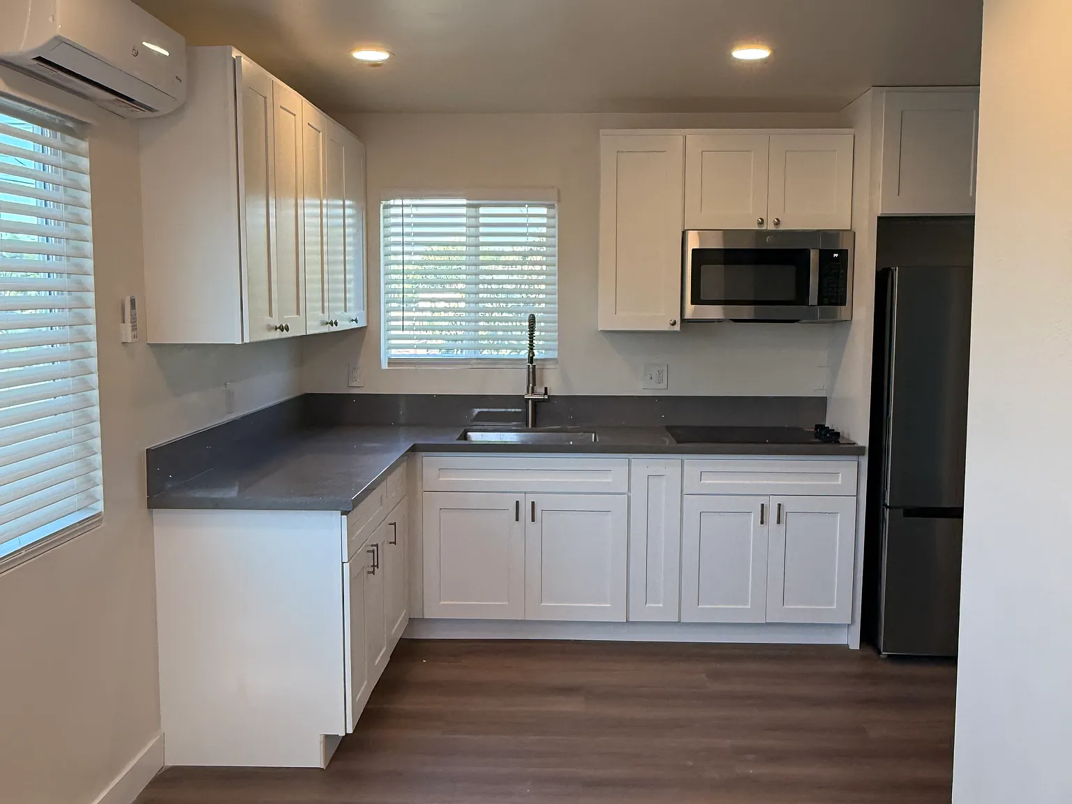1 bed, 425 sqft, $1,900 — Photo 1