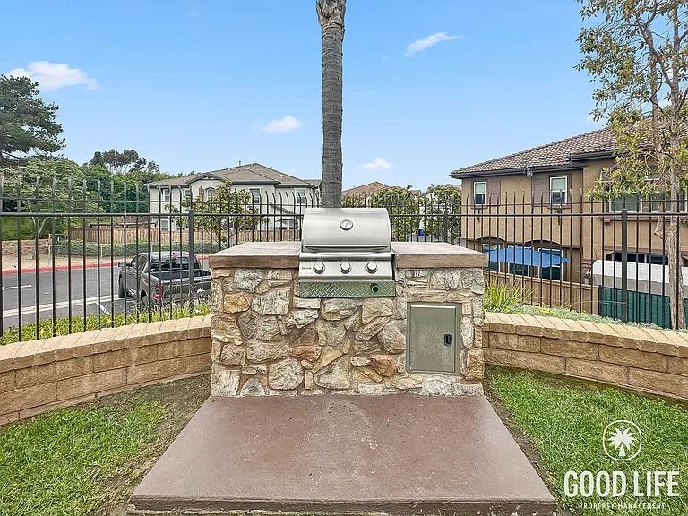 425 S Meadowbrook Dr S #133 — Photo 18