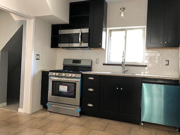3rd image of 33 Southfield Ave APT 1