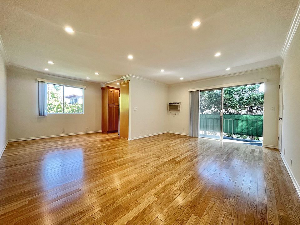 1st image of 8219 Norton Ave APT 10