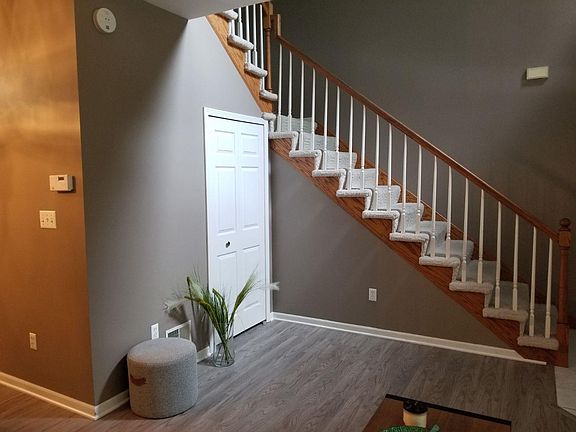 2nd image of 8806 Saint James Pl
