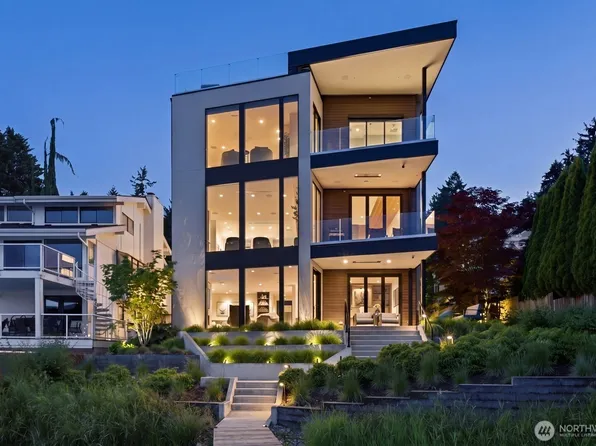 9810 SE Shoreland Drive, Bellevue, WA 98004