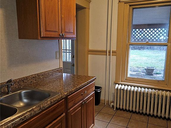 5th image of 228 E Ettwein St
