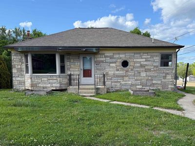 402 W Main St, Epworth, IA, 52045