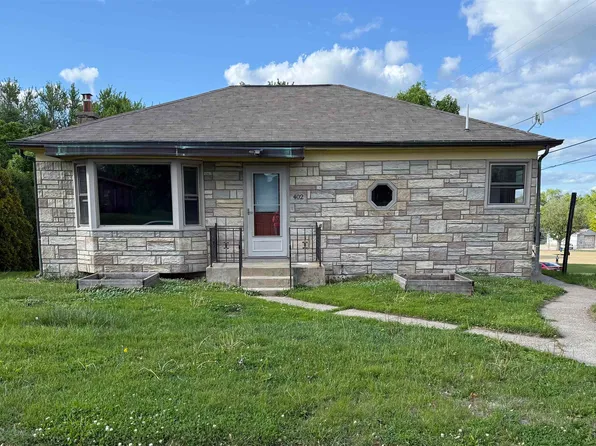 402 W Main St, Epworth, IA 52045