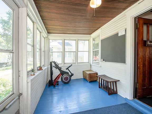 3rd image of 1616 Thomas Ave
