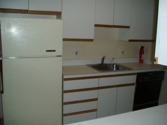 5th image of 6 S Washington St